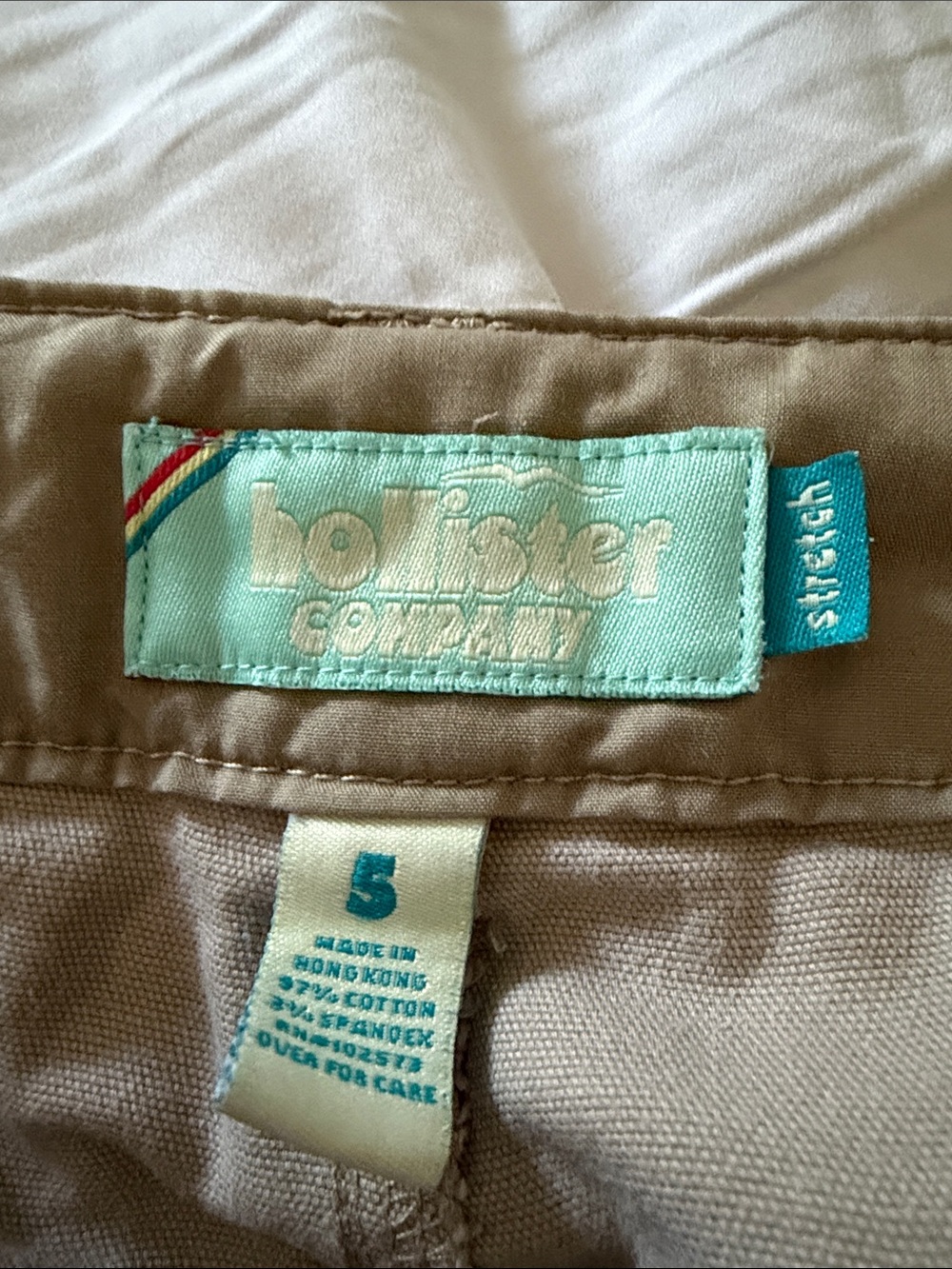 Beige Knee-Length low rise Shorts - Picture 5 of 9